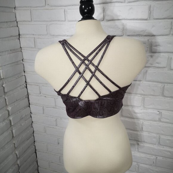 NWOT Rae Mode Ladies Size 1X Purple Shiny Snakeskin Pattern Sports Bra - Picture 2 of 7